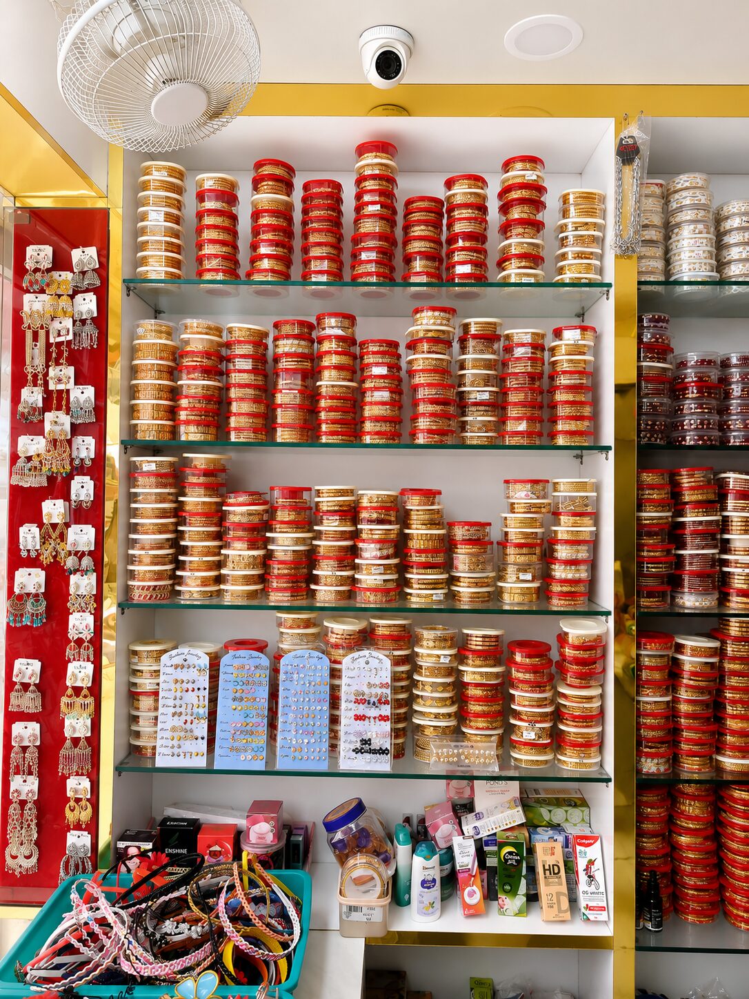 Bangles and artificial jewellery display